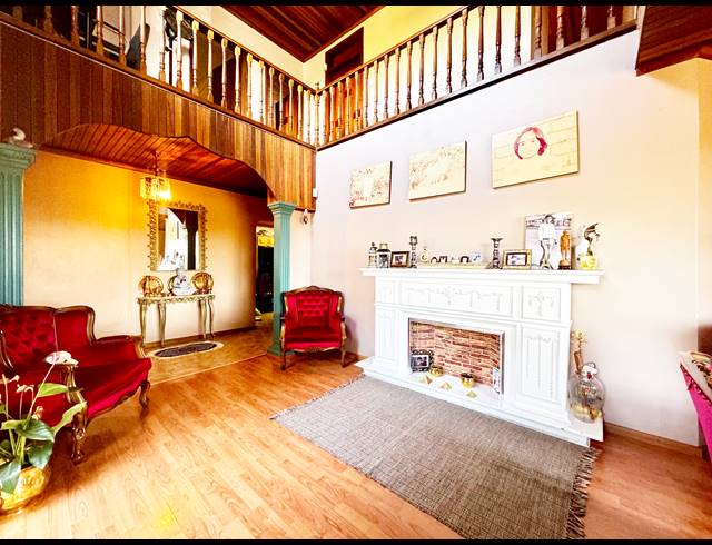 7 BEDROOM HOUSE FOR SALE IN UMHLATUZANA